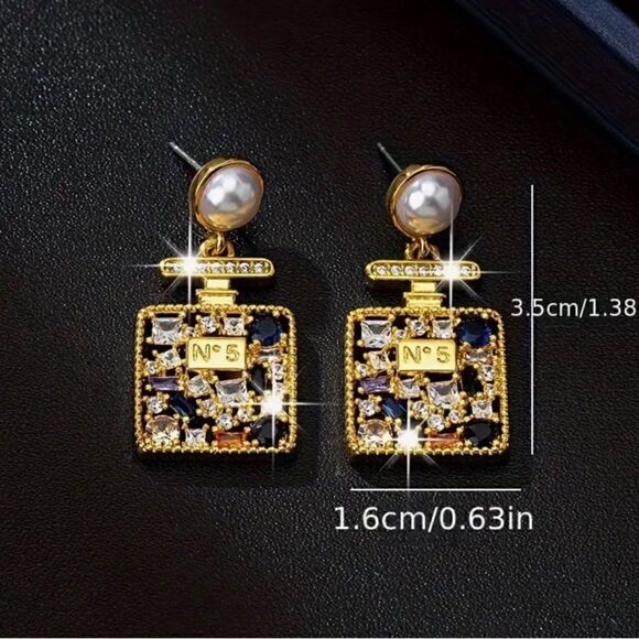 💙 NEW sparkling & stylish crystal embellished drop dangle earrings 💙 - Picture 3 of 5